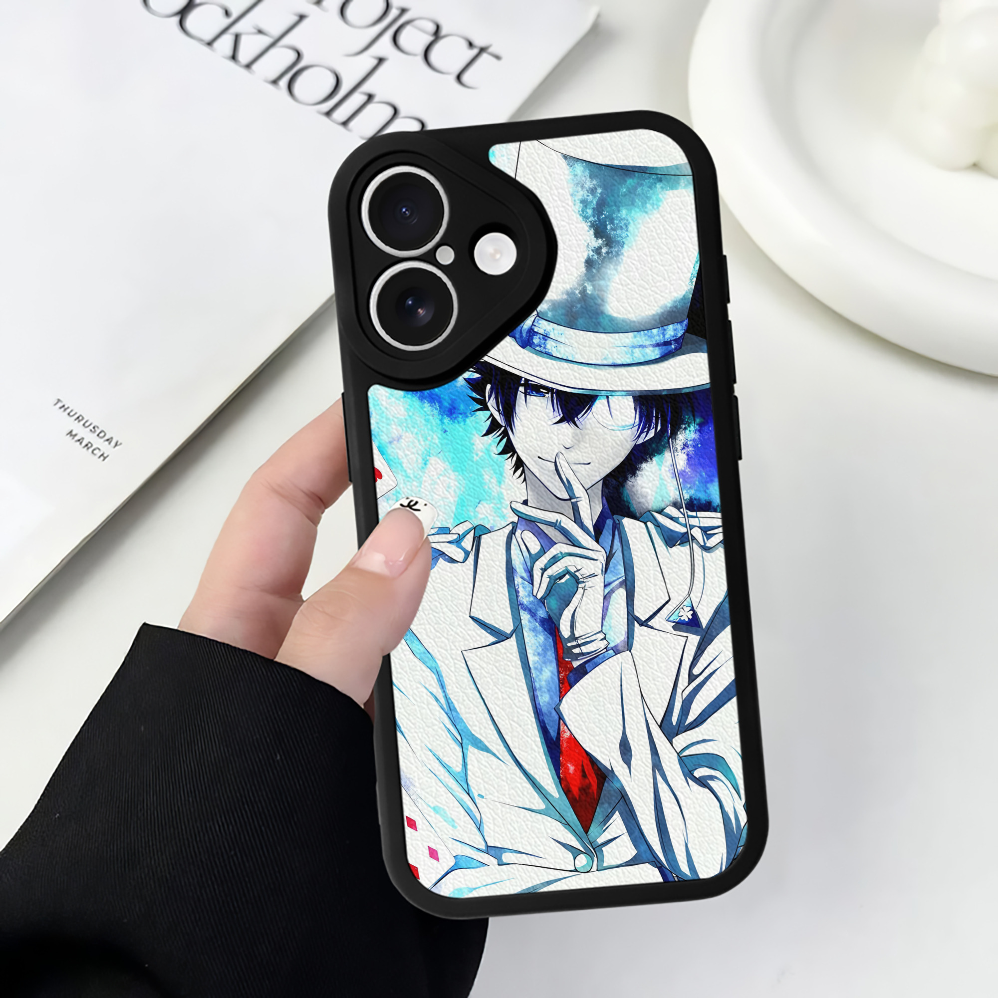 （画像用） 名探偵コナン Detective Conan 【iPhone 16シリーズ対応】シリコンスマホケース（レザー調） 材質：シリコン